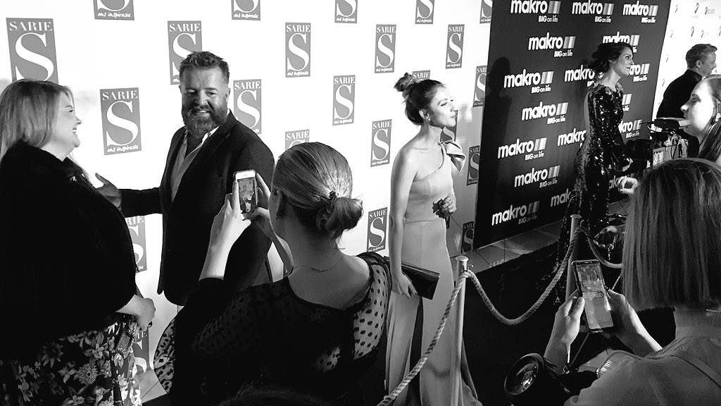 storiemaker's tweet photo. Die besige rooitapyt by gisteraand se @stroomopfilm premiere!
@Donnalee_R @ivanbotha17 @simonenortmnn @ChanelleDeJager @fanie_sarie @SARIETydskrif @Makro_SA
#RaakVerloreVindJouself #StroomopFilm #rooitapyt https://t.co/bQk0NFquJK