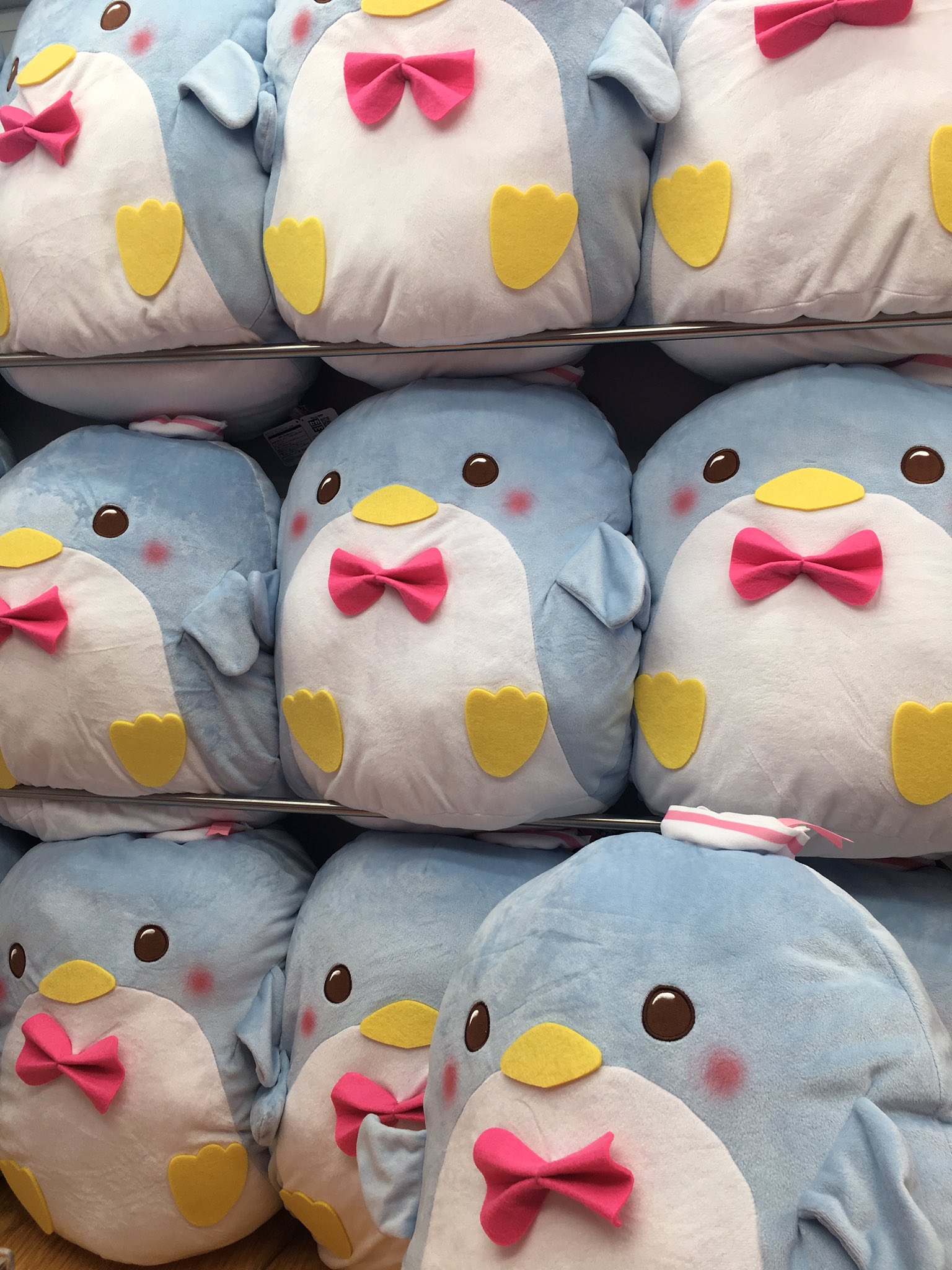 タイステ大須店 プライズ サンリオキャラクターズ タキシードサム ギガジャンボぬいぐるみ 入荷致しました タキシードサム懐かしいですね でも知らない人もチラホラと ジェネレーションギャップ タイトー 大須 サンリオキャラクターズ
