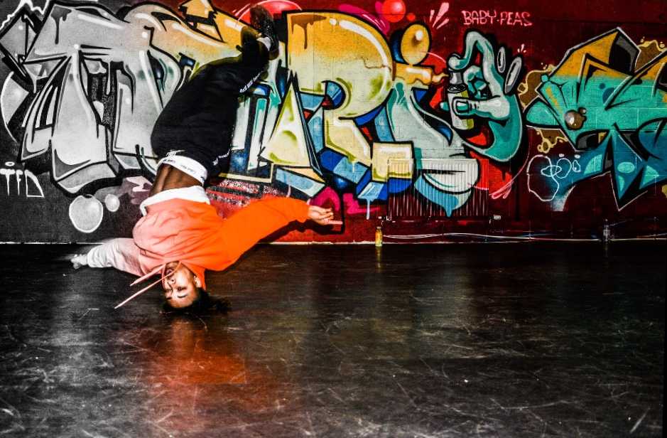 DerbyDancing (@derbydancing) on Twitter photo Another brilliant #200DaysofDance entry, this time by 18 year old Luke taken at Baby People with members of <a href="/TrinityWarriors/">Trinity Warriors</a>. All amateur and profressional photographers welcome. Find out more at goo.gl/NM1xn5 #DerbyDancing #Déda #FridayFeeling <a href="/DedaDerby/">Déda Derby UK</a> @HLFEastMids Another brilliant #200DaysofDance entry, this time by 18 year old Luke taken at Baby People with members of <a href="/TrinityWarriors/">Trinity Warriors</a>. All amateur and profressional photographers welcome. Find out more at goo.gl/NM1xn5 #DerbyDancing #Déda #FridayFeeling <a href="/DedaDerby/">Déda Derby UK</a> @HLFEastMids