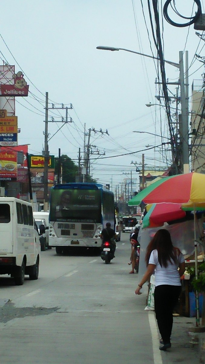 valencianolover's tweet photo. HELLO EVERYONE JUST GOT HOME HAHAHAHAA I just walked from school going home since it's near lang AND I SAW A NOVUHAIR BUS and I shouted "OH MY GOSH SI TITO GARY!!!" AND HINABOL KO PA idk why HAHAHAHAHAHA
I LOVE YOU TITO @GaryValenciano1 😂💚
#PureEnergyIsBack
@AngeliPV 😂 https://t.co/9uRvlmMwsf