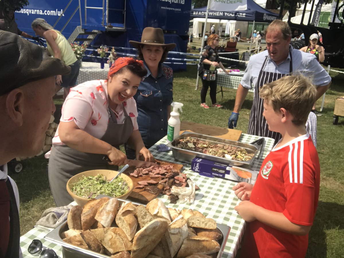 1GarethWynJones's tweet photo. @Telesgop @katehumble @theblkgardener @hangfirebbq Yes what a few days weโve had #BBCRWS https://t.co/Ok3GroEWSo