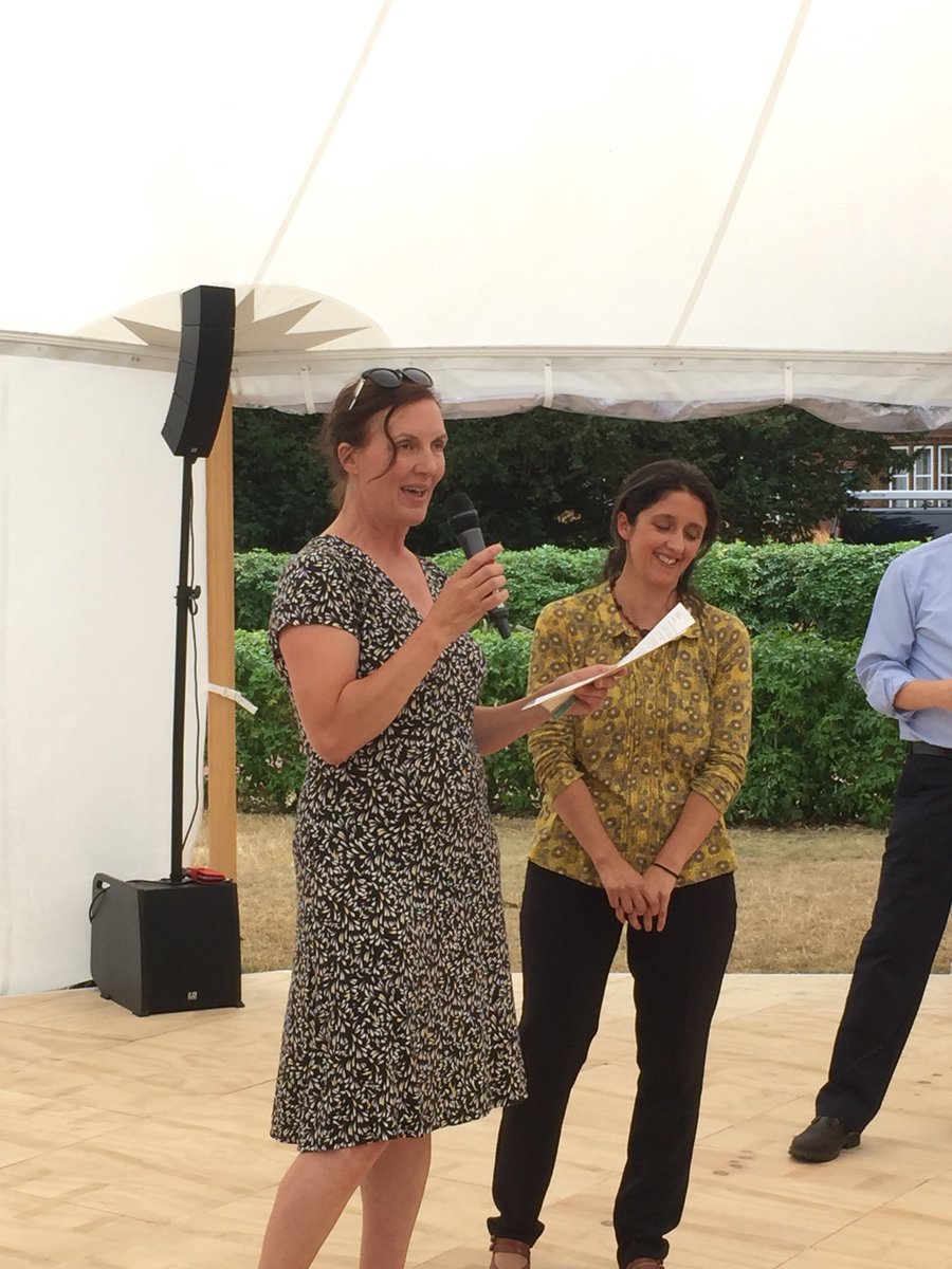 Cecilia D’Angelo wins the 2018 Teaching Award <a href="/OceanEarthUoS/">OceanEarthUniSoton</a> <a href="/unisouthampton/">University of Southampton</a> for designing the new module “Understanding Coral Reefs”