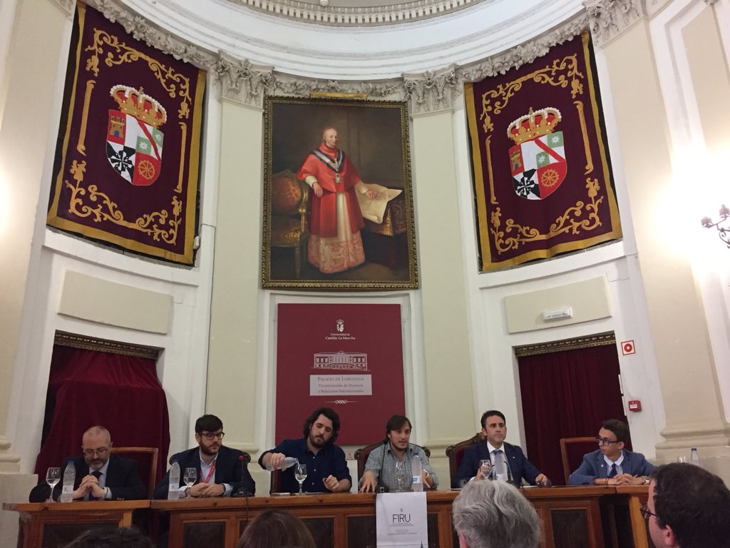 Inauguramos el #FIRUToledo18 <a href="/FIRU_Oficial/">FIRU</a> junto a <a href="/UProfesional/">Unión Profesional</a> y la presencia de <a href="/EstUCLM/">Consejo de Representantes de Estudiantes UCLM</a> #OrgulloSEIAF #HacemosFIRU