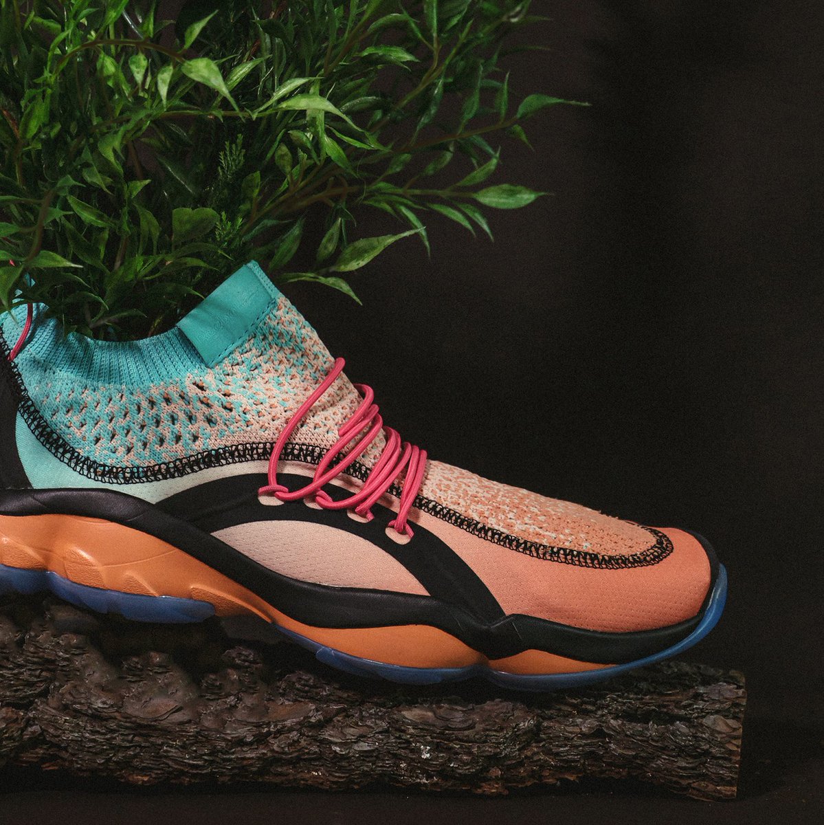 Reeboktokyo's tweet photo. メキシコのスニーカーブティック「LUST」とのコラボレーションによる #DMXFUSION。メキシコに生息するAXOLOTL(ウーパールーパー)がデザインモチーフになった1足。国内ではmita sneakers、atmos、リーボック クラシックストア 原宿のみでの展開となります。
#リーボッククラシック https://t.co/a3vJRWCa3N