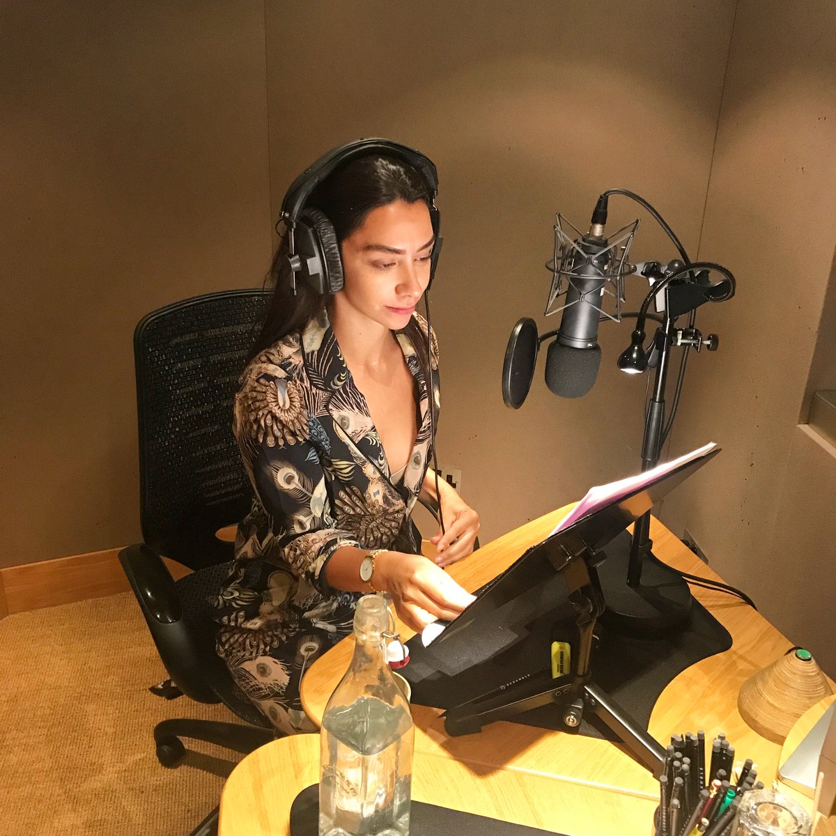 Friday Fabulousness ⭐️ #VoiceReel for the most heavenly voice @tearneck unitedvoices.tv/danielle-ryan <a href="/UnitedVoices_/">United Voices</a> #VoiceOver #TopTalent