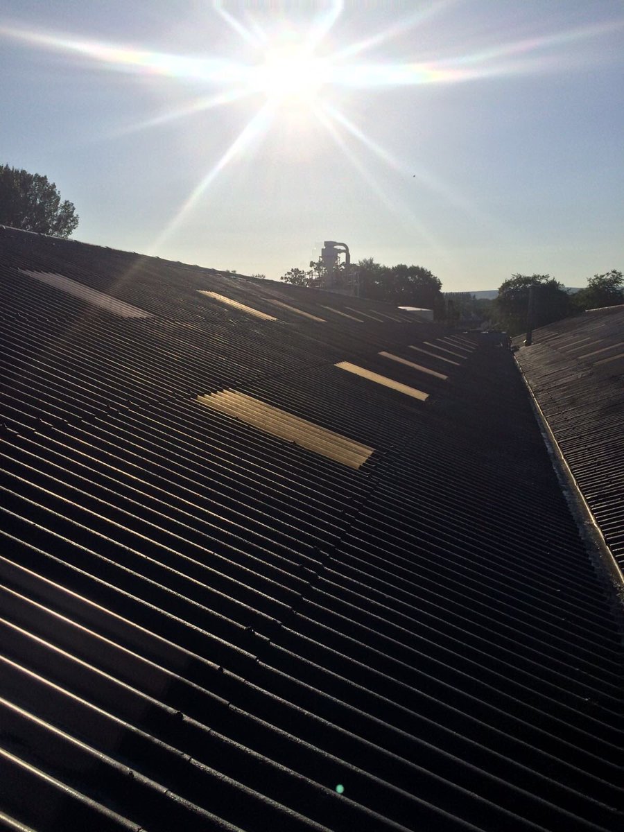 2000m2 asbestos roof, recently completed in Northern Ireland. Do you have a roof that’s leaking? Don’t wet yourself! Let us take care of it!