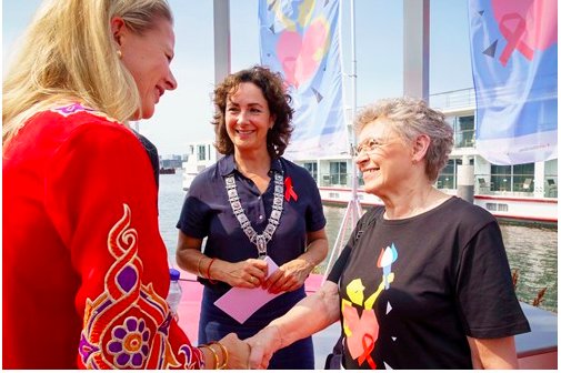 ilspils2's tweet photo. Is dit de eerste officiële actie van #halsema als burgemeester van #Amsterdam? Nope maar it's a damn good statement! 
https://t.co/OV5wWGuuHX #PositiveFlame #reguliers https://t.co/5X0yFfchy3