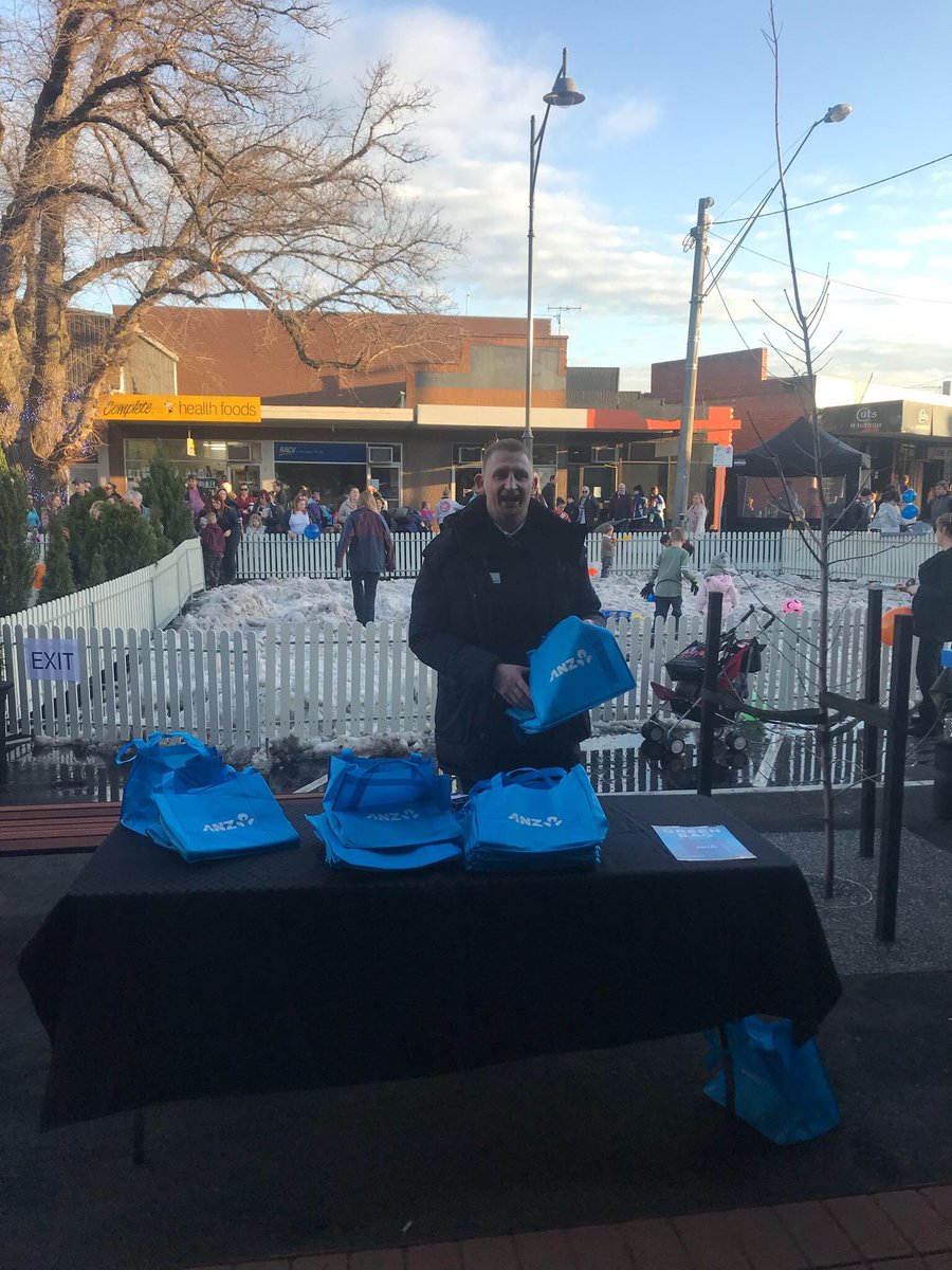 Snowfest in Warragul, Anz getting involved in community event ☃️☃️