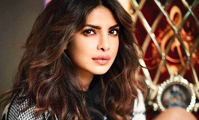 spiceofi's tweet image. #WeddingFever for all the latest on the Priyanka Chopra &amp;amp; Nick Jonas wedding visit our LIVE BLOG centre. bit.ly/NickYanka 

#PriyankaChopra #NickJonas #NiYanka #MissPiggyChops @pitbull will you be performing at the wedding for our #PeeCee