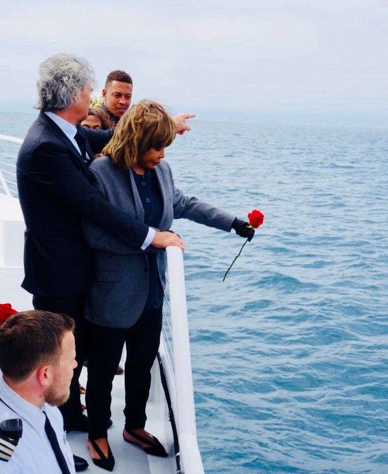 Remembering Craig tinaturnerblog.com/2018/07/27/rem…