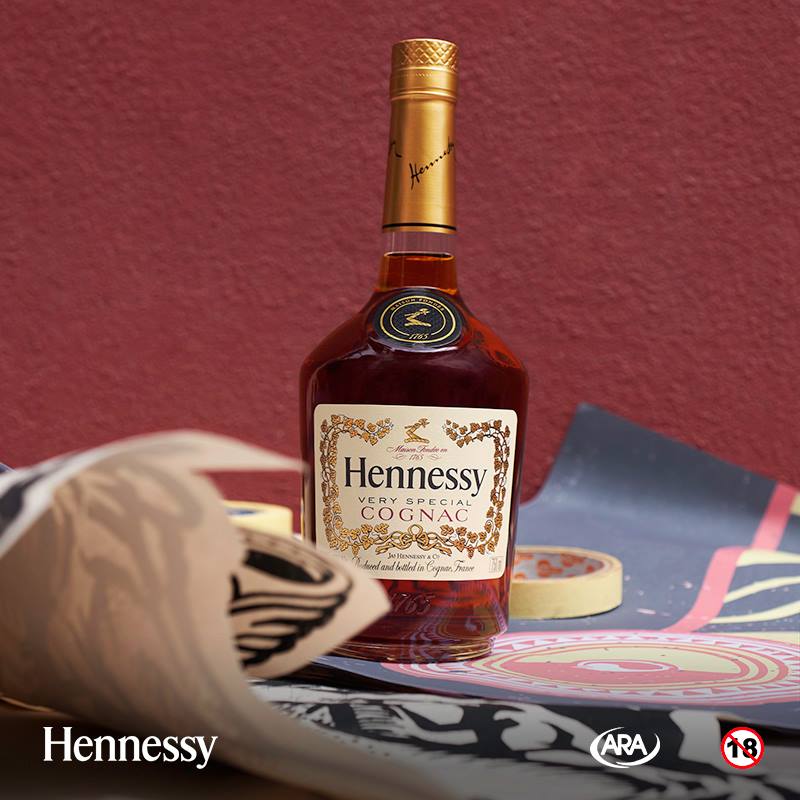 Street artist, illustrator, instigator from
Bulawayo, Zimbabwe. A self-
taught multi-disciplinary graphic artist. Winner of Cannes Lions awards, he's bringing the creative energy of his country to the
attention of the world. #HennessyVerySpecial #AllIneed  hennessy.com/allineed