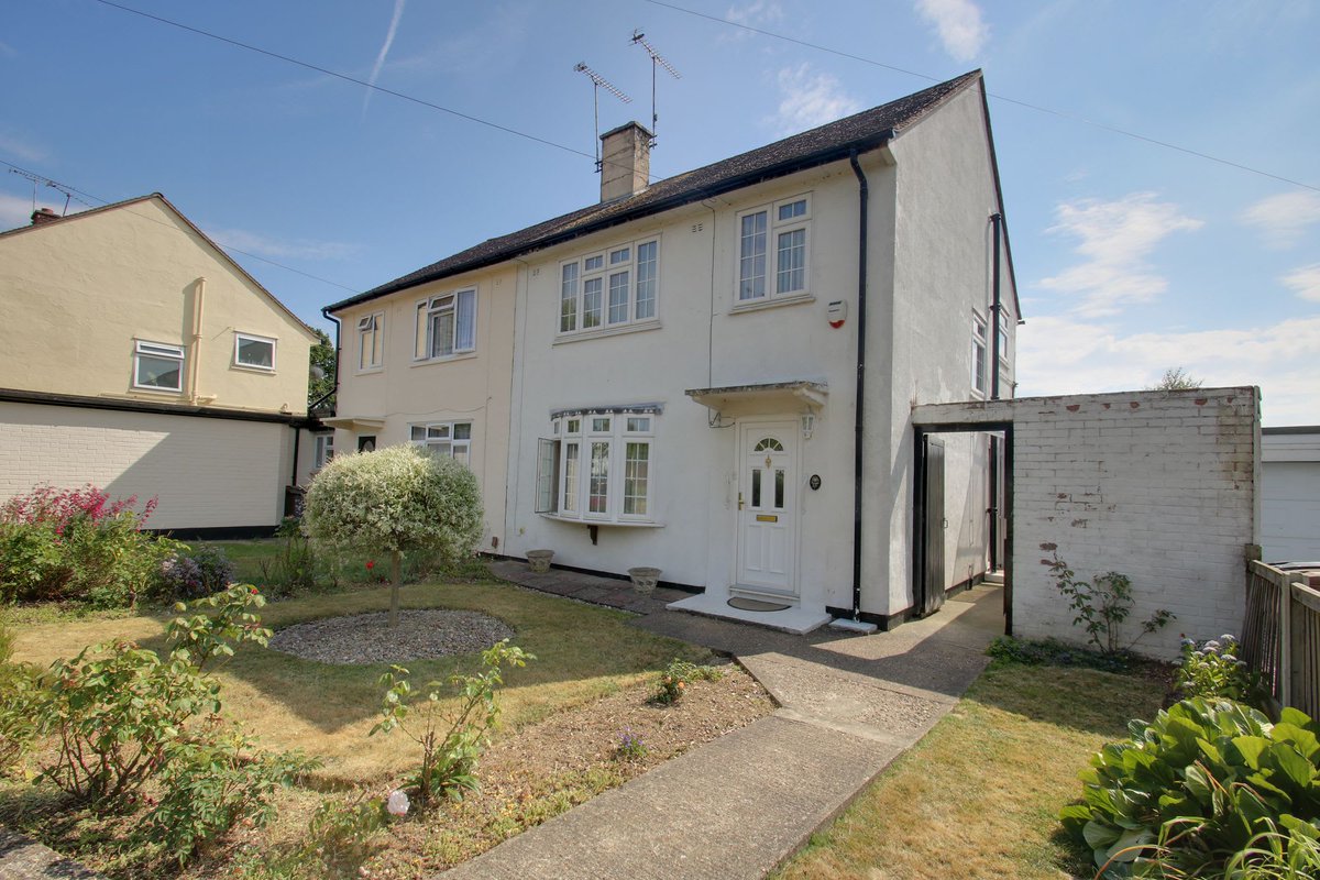 CfordHRT's tweet photo. Open House Weekend!

We have three open houses on some fantastic properties this Saturday.

11:00 - 12:00 at Colyers Reach 
13:00 - 14:00 at Pembroke Place
14:30 - 15:30 at Avon Road

Please call us to arrange your viewing slots. https://t.co/dyZUxTF1cb