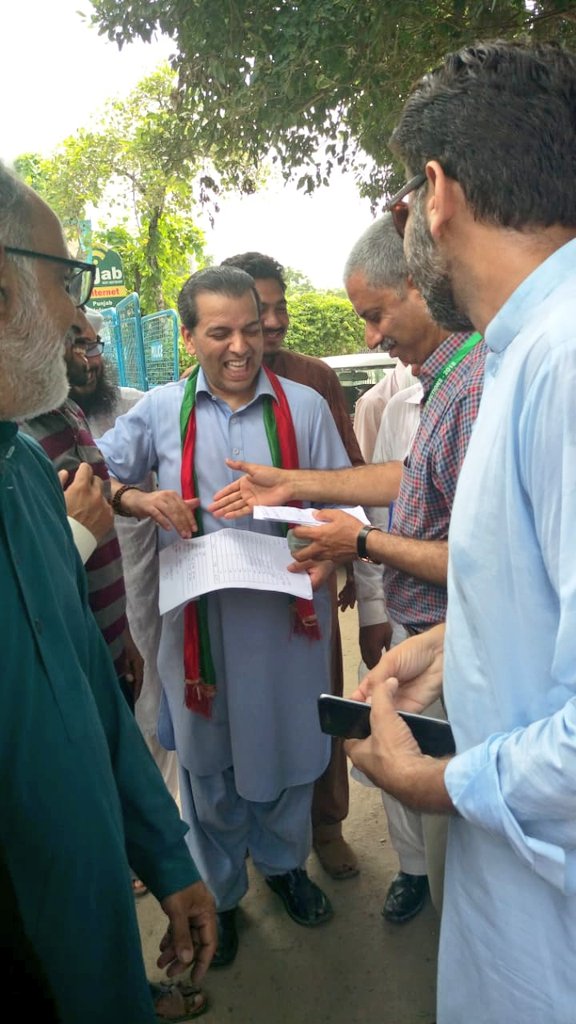 oranxaib's tweet photo. پاکستان تحریک انصاف پی پی 159 سے #ڈاکٹرمرادراس ایک بار پھر بھاری اکثریت سے ایم پی اے کامیاب
@PTIofficial
@PTICPOfficial
@PTI_Lahore
@Shafqat_Mahmood
#NA130 127405 Won
@DrMuradPTI
#PP159 55128 Won
@MehmoodurRashed
#PP160 64000 Won
#ThanksPTI https://t.co/Oz8RIZdCVs