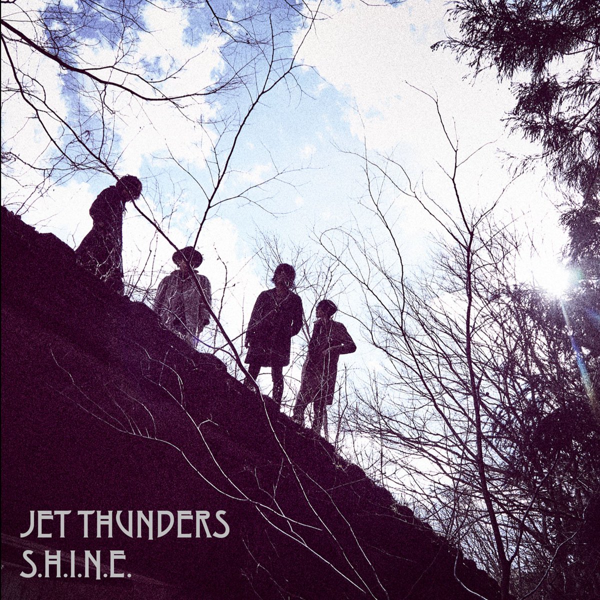 STRAIGHT_UP_REC's tweet photo. 【JET THUNDERS : 配信中】孤高のロックンロールを繰り広げてきたJET THUNDERSの約10年振りにリリースした4th Album"S.H.I.N.E."がiTunes Storeなどで配信中。全曲試聴可能です。
MVの観覧は特設サイトにて https://t.co/Ix7uGtlbef
iTunes Storeでの購入はこちら https://t.co/EuNpyNtbHy https://t.co/AyoAzzDbCv