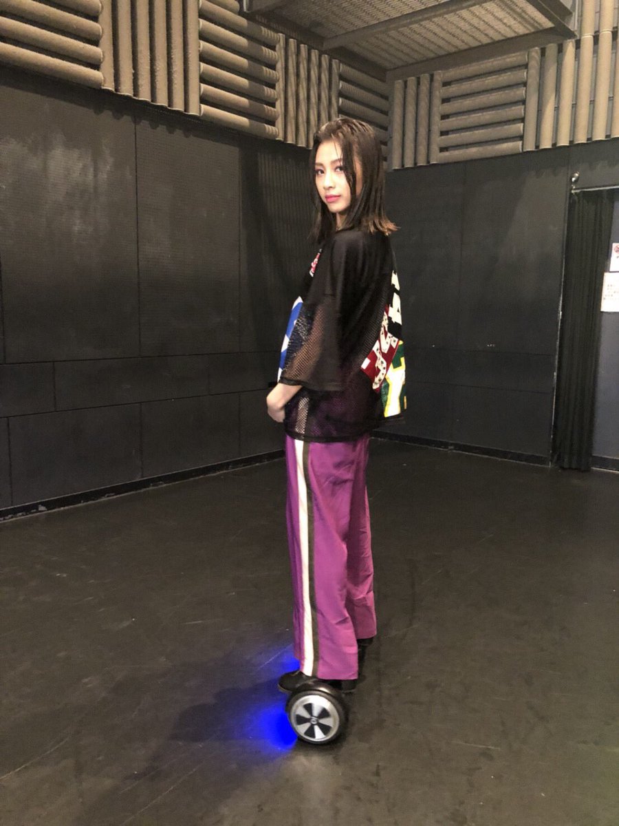 lol_honoka's tweet photo. 本日のlol live tour 2018 -scream-大阪BIGCAT公演にてCHIC-Smart販売中！
買ってくれた方には後日ネットサイン会を実施します！

今日は大阪公演たのしむぞい！！
#lol #lol_scream #CHICSmart https://t.co/CbCUWLI9Dl