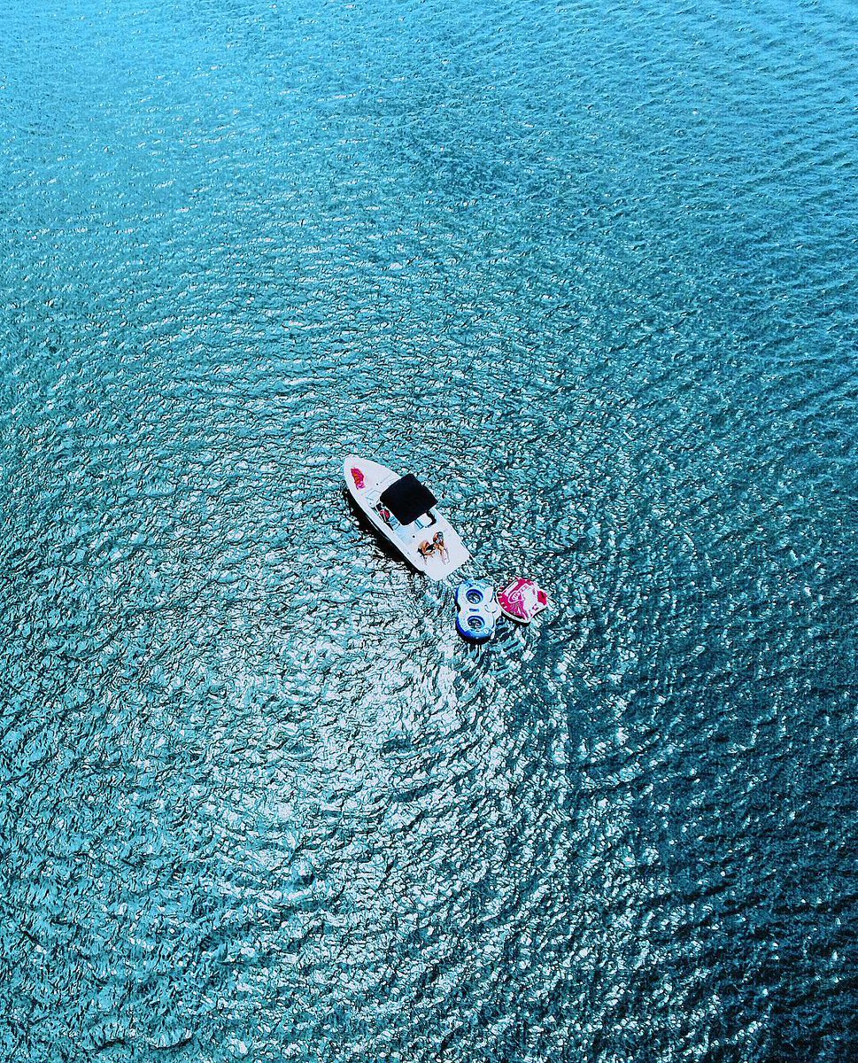 YuneecUKI's tweet photo. Yacht anyone? π₯οΈ - Captured with #Breeze4k. πΈ Cred: IGer @ gil.nez
#Yuneec #Breeze #MyFlyingCamera https://t.co/4GsSNVgcVa