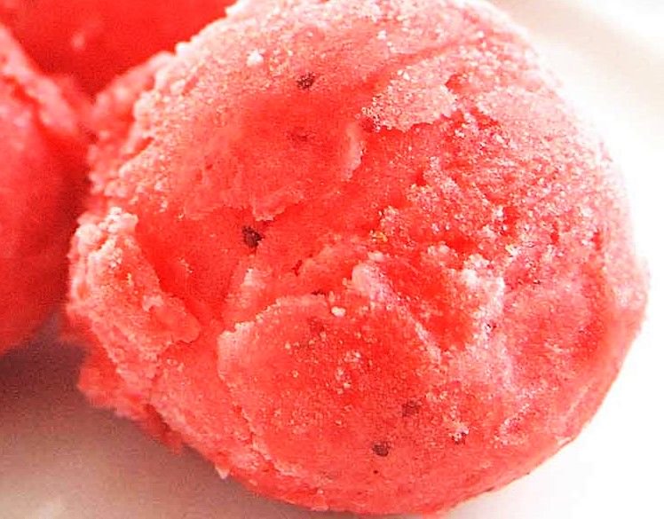 GoodBbloodfood's tweet image. Strawberry sorbet is a refreshing, light way to end a meal, plus it&apos;s gluten free and dairy-free. Here is a recipe to make it.
buff.ly/2LGx8fX
#lowlectin #glutenfree #bloodtypediet  #recipe  #eatright4yourtype #DADAMONUTRITION # strawberry # fruit sorbet