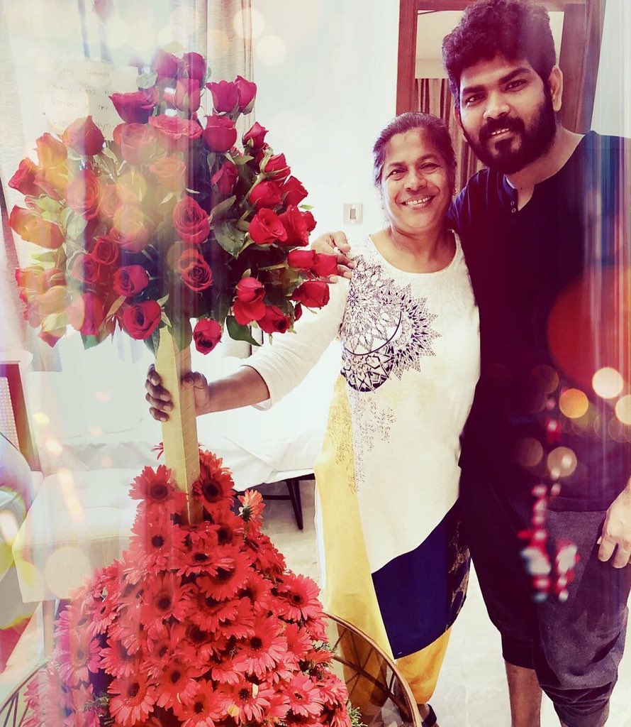 My mom's birthday 😘😍 

I wish & pray to God that he blesses her with all the strength in the world to keep her healthy, happy & smiling jus like in this picture , forever ! 😇😘🤗 

#MyGod #MotherLove #motheristhebest #MotherAndSon