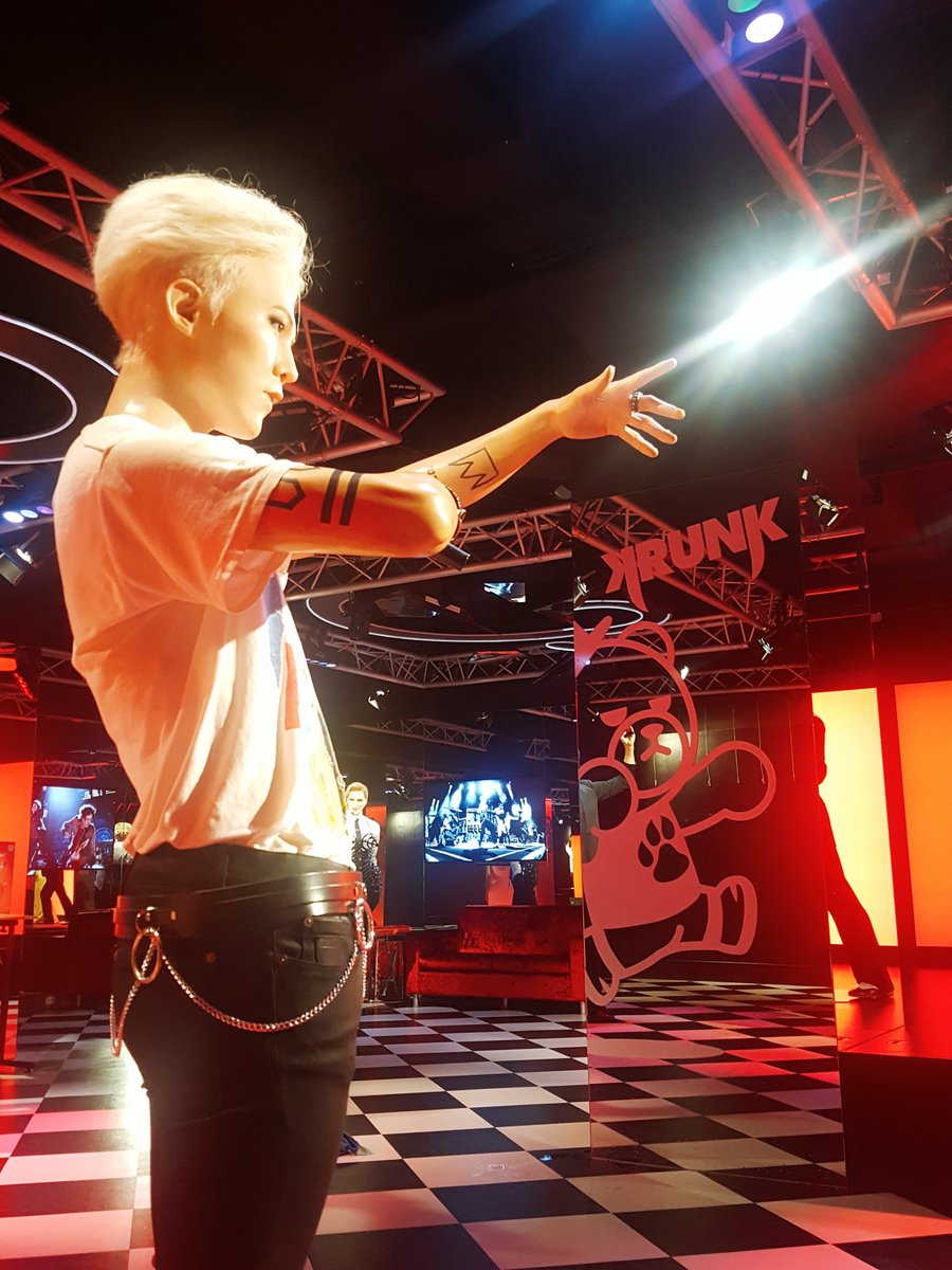 GrevinSeoul's tweet photo. #グレヴァンミュージアムは開館3周年を迎え、＃YGセレブベアKRUNKと特別コラボレーション展示を開催します。暑い夏、シックでかわいいKRUNKと一緒に楽しく遊んでみ��せんか？#KRUNKを探し、一緒に撮った写真をSNSに載せるだけで豊富なプレゼントが待ってますよ！＃韓国＃観光＃グレヴァンイベント https://t.co/IYW7pYlPsx