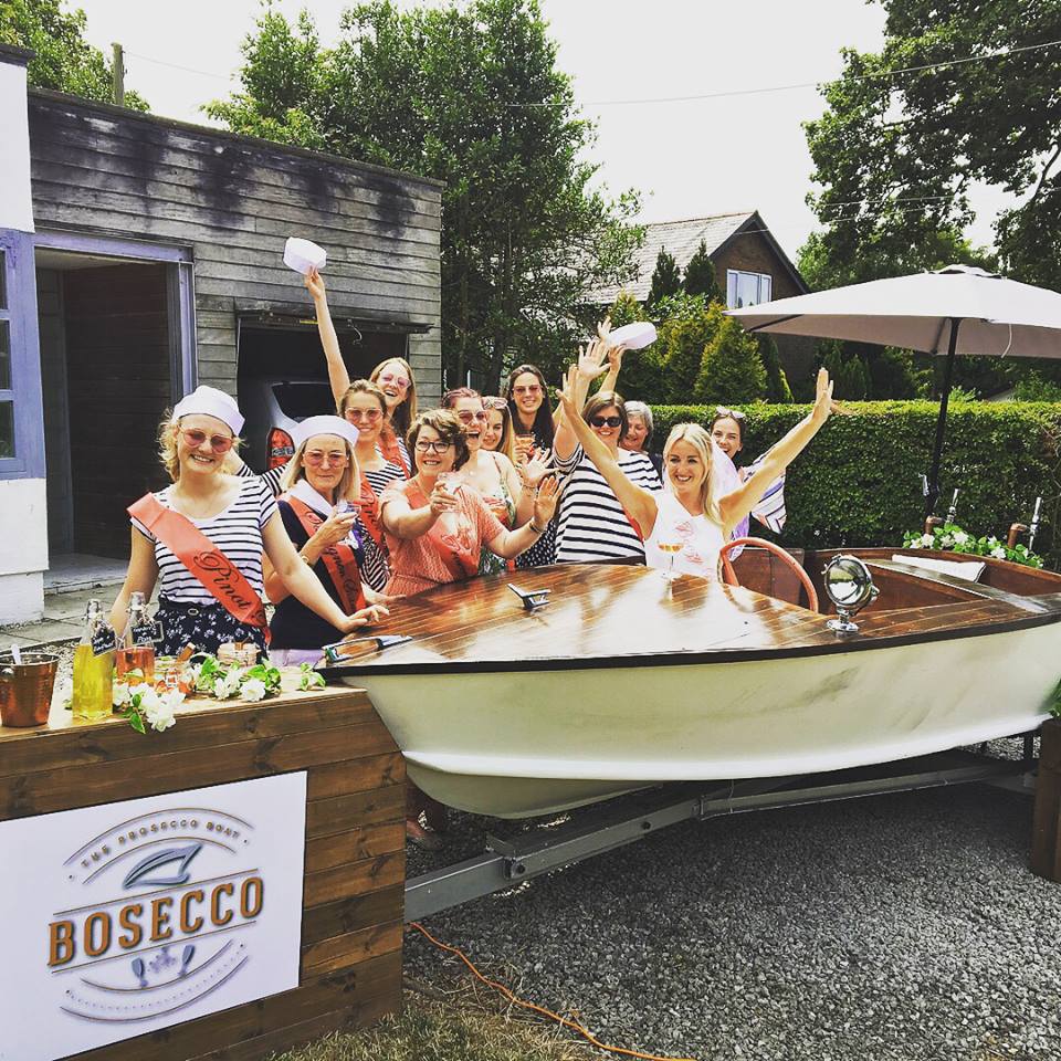 CARGOmcuk's tweet photo. #summerhangout - TODAY! 🥂🍻🍹 12-7pm ⬇️ #CARGOmcuk

-Drinks from @bosecco (yes - it's prosecco in a boat 🚤)
-Street food from @Events_SMF, #Naasouk and #LaMexicana
-Sunshine ☀️ Thanks, #heatwave

See you there! 😁😎 https://t.co/PnLSeq60sV