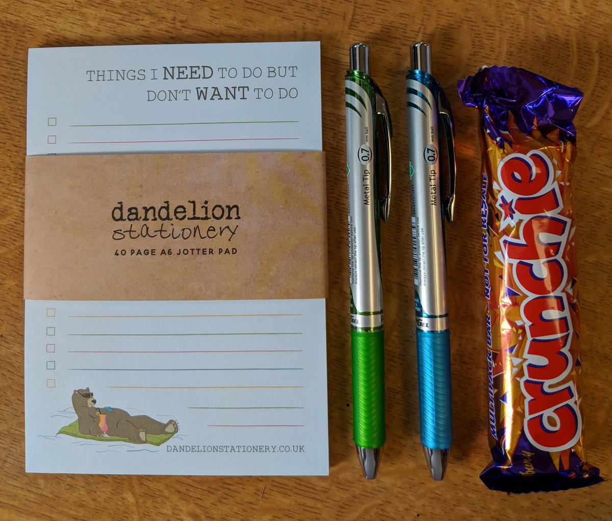 thank Crunchie it's Friday with our #fiverfriday offer! 1 handy A6 @dandelion_cards note pad, 2 matching <a href="/penteluk/">PentelUK</a> Energel pens and a crunchie bar, only £5 online only 
 #fridaytreats  #fridayfeeling  #indieretailmonth giraffegifts.co.uk/product/a6-jot…