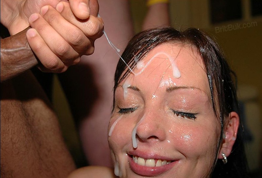 Cumshot ins gesicht