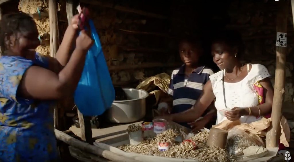 Bancor's tweet image. "We want to allow communities to digitally create their own currencies - forming regional economies from the ground up."

WATCH: Director of Community Currencies @Wor shares the vision for Bancor's initiative in Kenya. ban.cr/PowerToThePeop… @grassecon