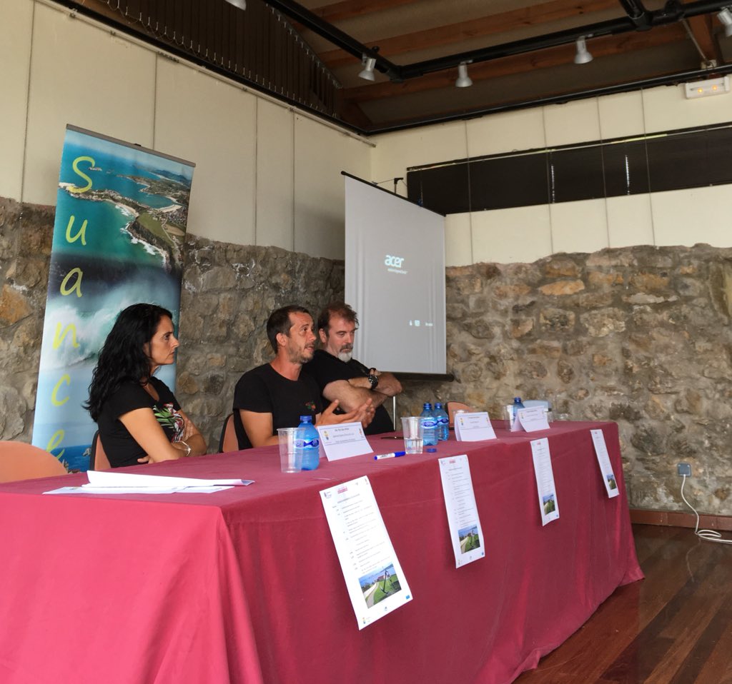 leescantabria's tweet photo. La cerveza Portus Blendium y el productor ecológico Calma Chicha cuentan su experiencia emprendedora en la I Jornada de Emprendimiento Interlanzaderas de Cantabria. #leescantabria #lanzaderas https://t.co/etJBauR76c