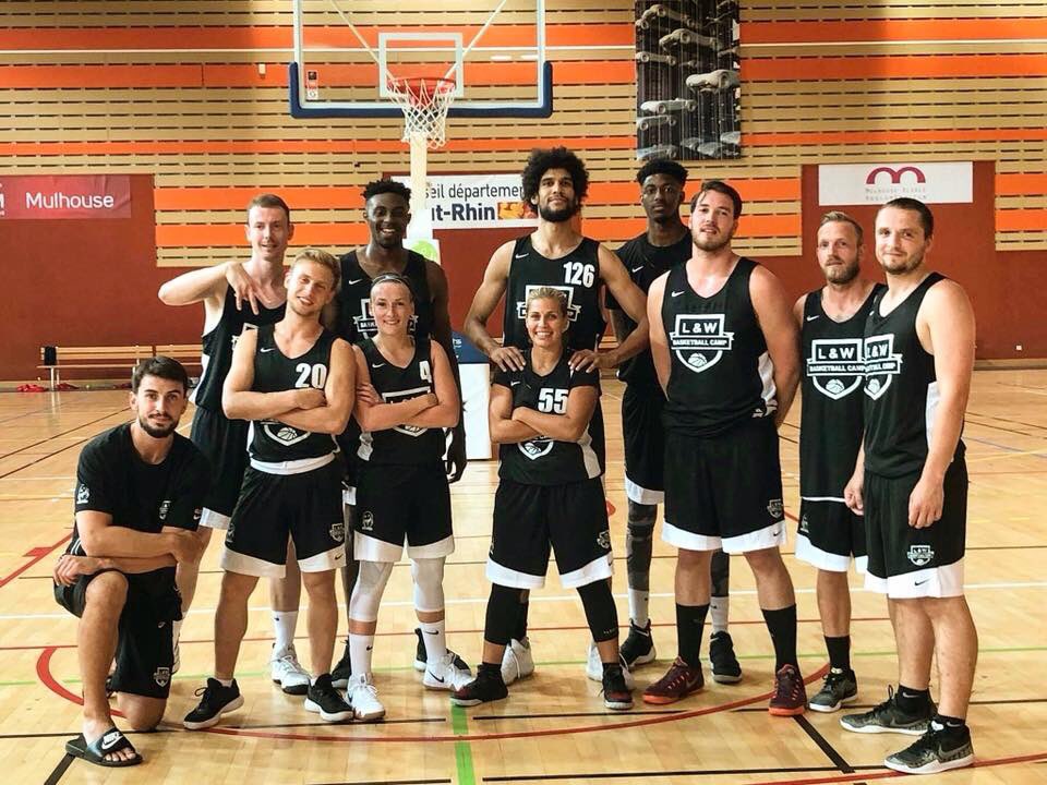 PaulineLithard's tweet photo. Merci @NicolasLang &amp; @lwestermann pour cette superbe 1ère édition du #LWBasketballCamp #Mulhouse 👍🏼😘
👉🏼 Direction Bordeaux pour le stage EDF A’ avec @ffbasketball 🇫🇷 https://t.co/QjKC5qKWLY