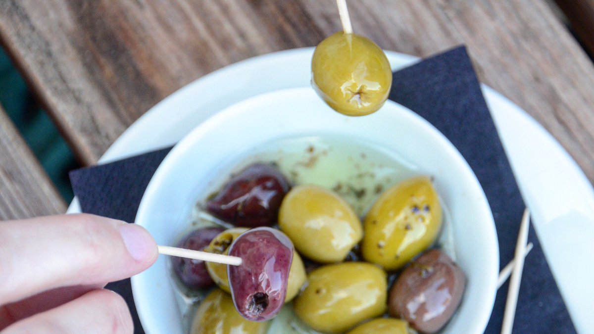 Who loves olives?🙌🏻
Enjoy some olives as an appetiser before you meal. See our website for our current Summer Menu! Call to book: 01572 747365 🍴✨ #Rutland #GoodFood #EatingOut