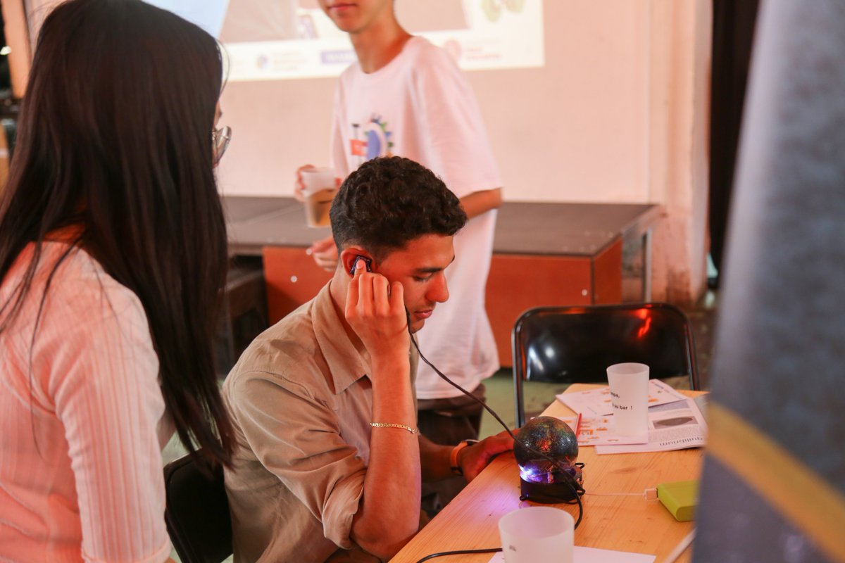 lpiparis_'s tweet image. [CRI LABS SUMMER SCHOOL] Make games, build devices, challenge the world!
Students from all around the world and various backgrounds joined our Summer School. A final presentation of their projects stood at Les Grands Voisins.
Discover their projects: cri-paris.org/uncategorized/…
#SDGs