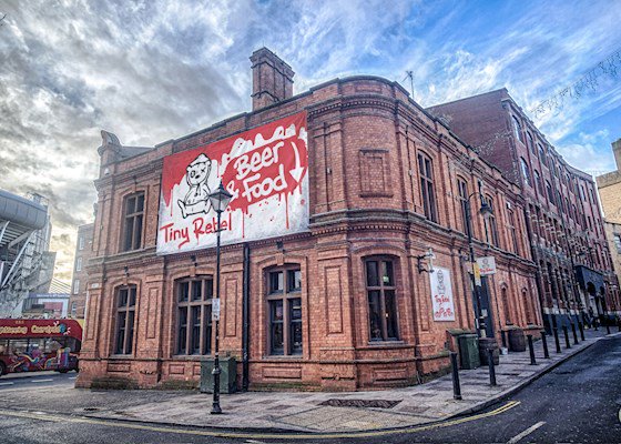cancer_wales's tweet photo. 🎉 We would like to thank @Jelf_UK for hosting their Charity Pub Quiz last night at @TinyRebelCdff in aid of Cancer Research Wales! 🏴󠁧󠁢󠁷󠁬󠁳󠁿 Your £400+ donation will go toward fighting for a Wales without Cancer. https://t.co/7ZdUgpeYDs