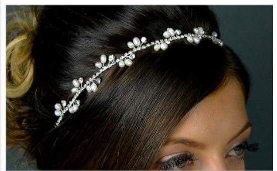 AdeleLBridal's tweet photo. Weve got that #FridayFeeling Come &amp; order your #wedding look for only 💍🎊£1000🎊💍 Includes a #MoriLee Dress , 1 Head Piece &amp; Veil. Offer starts now until 1st Sep 2018. Package is as stated, no alternatives given. We offer payment plans! Please call us for more info 01902399900 https://t.co/bXXx4QrVhH