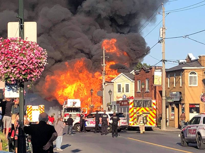 Fire Marshal to probe massive Cornwall blaze @VoisinePierre @boogie2132 #CornwallON #fire cornwallnewswatch.com/2018/07/27/fir… https://t.co/8thP6xy015