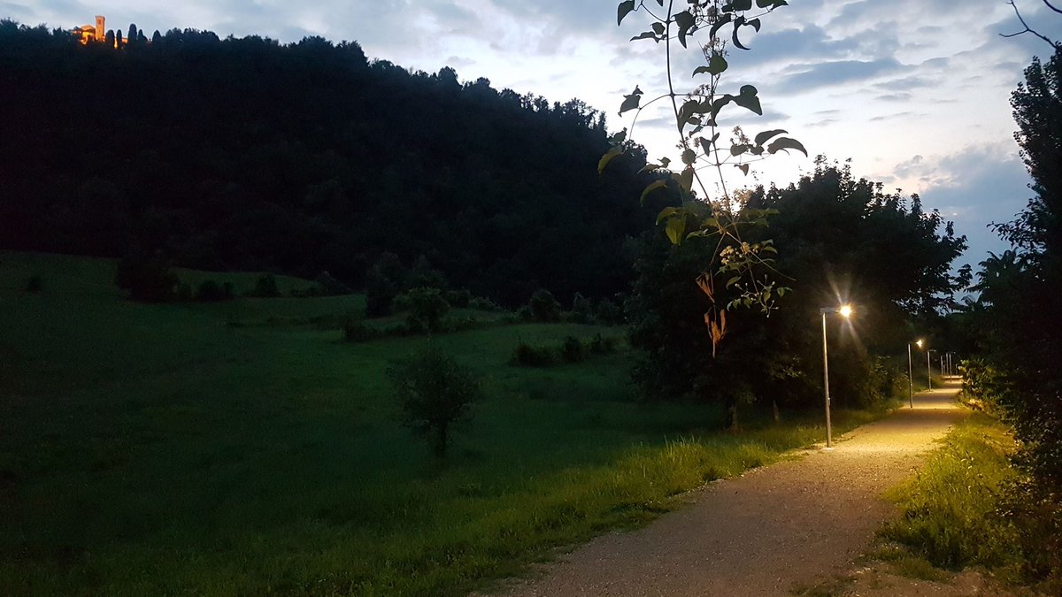danieleruscigno's tweet photo. Inaugurata a #Monteveglio di #Valsamoggia la nuova illiminazione sulla ciclopedonale e il #BoscodeiPiccoli. Completato l'importante progetto nato dalla collaborazione tra l'Ente Parco e il Comune di Valsamoggia, cofinanziato anche dalla @RegioneER https://t.co/m29Gfjti5J https://t.co/H1FOH7yvlQ