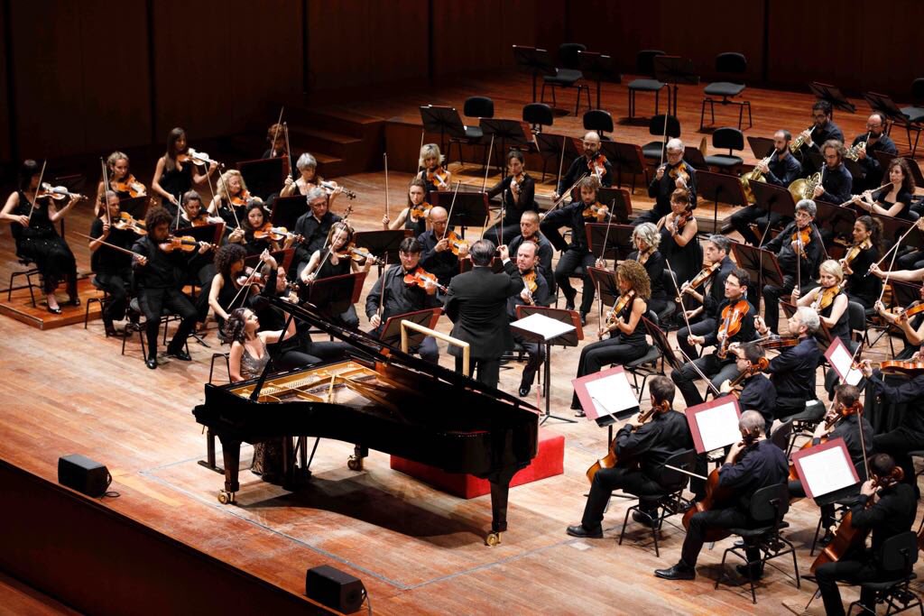 BuniatishviliKh's tweet photo. My gratitude to the magic, unpredictable, sunny, dreamy Rome♥️ 
#santaceciliaorchestra #maestroLongYu 
#Tchaikovsky
#Roma #BellaItalia 
@MaestroLongYu @santa_cecilia https://t.co/tnpU0CuPpO