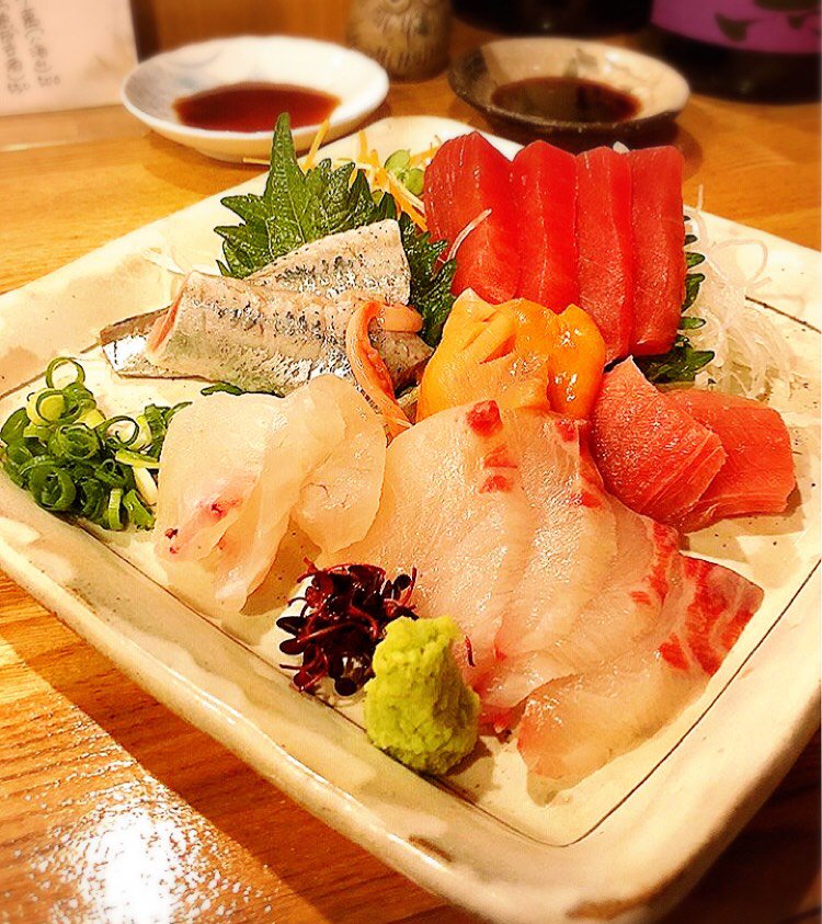 mi_lov412's tweet photo. 居酒屋だけど、盛り合わせを注文！！！

お刺身って美味しいよね〜！
幸せな気分で帰ります😚💕

まだ月末に向けてビジネス頑張るよ！ https://t.co/fPyDMRvSIN