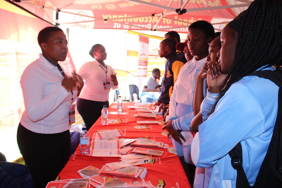 ULvarsity's tweet photo. Learners receiving information and guidance about different programmes offered by University of Limpopo at the final day of the #OpenWeek2018
#WhyNotUL #ULmychoice #ULmyfuture @RadioTurf @keyaka @PolokwaneObserver https://t.co/LhvJmka8B3