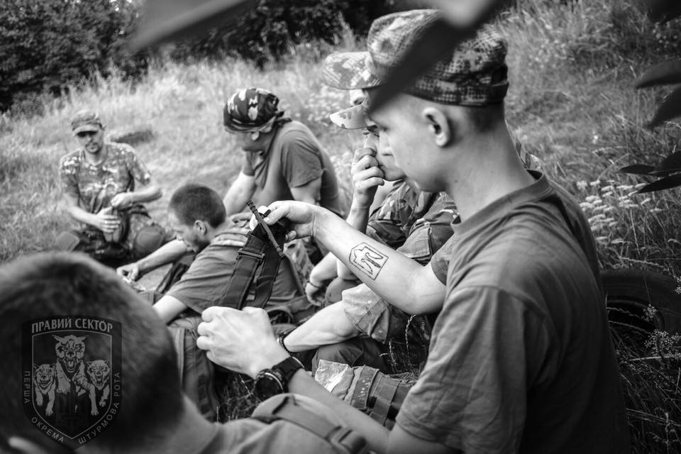 praviy_sector's tweet photo. Навчання парамедиків ДУК ПС. Пам'ятаймо, що від них залежить здоров'я та безпека захисників України. https://t.co/k9ion0FhP3