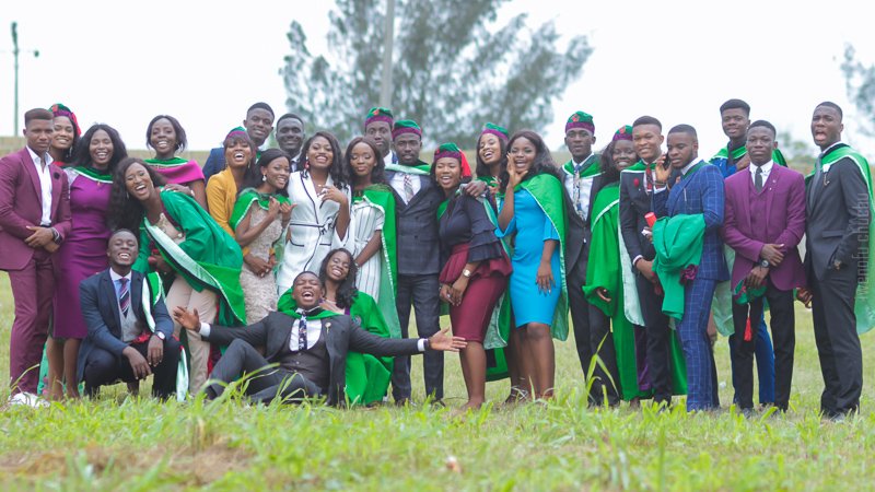 YomzyPelz's tweet image. 2nd class upper division graduate of Architecture 🍾. Only songs of thanksgiving. Without God i wont be here &amp;amp; without my family &amp;amp; friends i wont be this happy. Thank you Jesus !! 
#issagraduate #regalset #AmaQUEENqueen #eagle #architectinthemaking