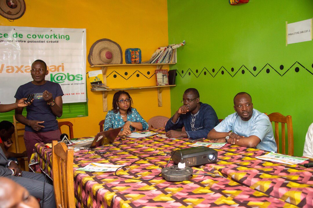 AurelieASZ's tweet photo. M. Sero Amed LAFIA, promoteur de #WaxangariLabs m’a présenté sa structure, les projets sur lesquels son équipe travaille et les difficultés rencontrées au quotidien à Parakou. Avec mon équipe, nous les avons rassuré de l’appui du @gouvbenin. #BeninStartUpWeek #BeninNumerique https://t.co/gfHc1rePgH