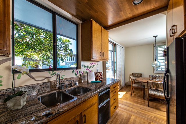 CPCRealEstate1's tweet photo. 121 13th Street, Del Mar, CA 92014
3 Beds | 3 Baths | 1,811 Sq. Ft | $3,700,000
https://t.co/nPoDCDwfmI
#delmar #sandiego #california #expansiveviews #luxuryrealestate #luxurylifestyle #californiarealestate #realestate #califoniarealestateagent #dreamhome #PSIR https://t.co/T0EYQjlINz