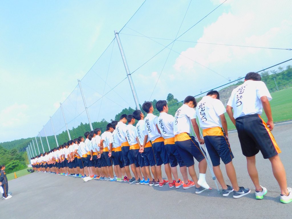ff192697f9cb413's tweet photo. 9年間やってきたサッカー人生が終わりました後悔���してないです！おうげさやけど世界1運が良いこんな最高の仲間とサッカーができて！理不尽なことや楽しくないときとかあって辞めようと思ったらこと何回もあったけど辞めんでよかった！ほんとにいろんな人に支えられて今の自分があるありがとう！ https://t.co/jAjMBTVB82