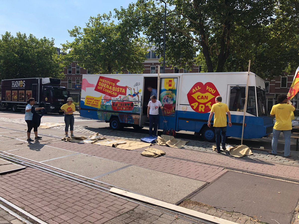 openrotterdam's tweet image. Community-art project All You Can Art is aan de gang op het Deliplein! Een mobiel atelier trekt Katendrecht in om de uitwisseling van kennis en ontmoetingen tussen culturen te stimuleren. Binnenkort meer bij OPEN Rotterdam. @kunsthal @Kunjijdekaapaan @feijenoord_rdam #open010