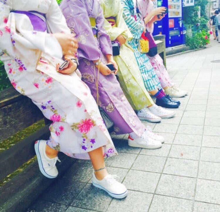 エノモトナルミ てか浴衣に合わせるのが下駄以外のお履き物なのほんと解せない エノモトナルミ てか浴衣に合わせるのが下駄以外のお履き物なのほんと解せない