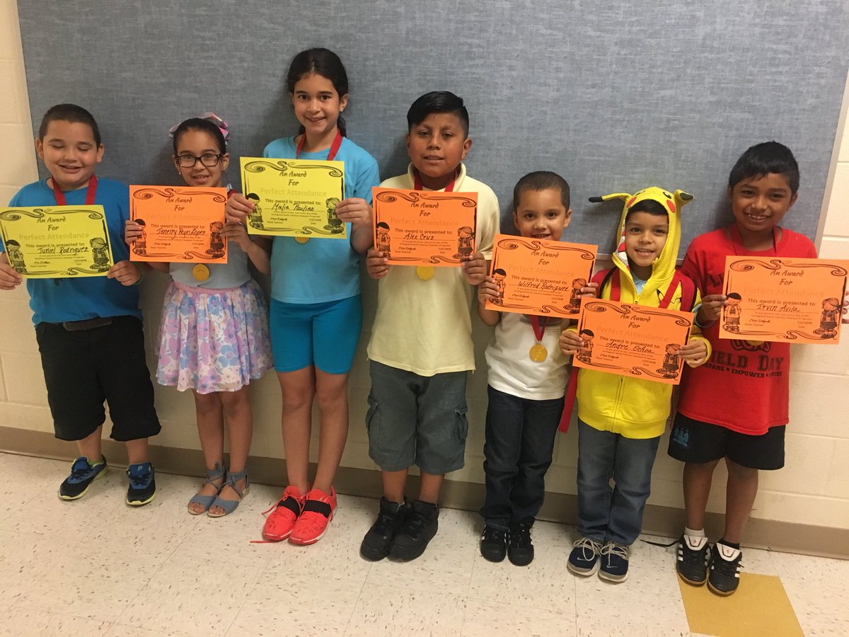 EARLY LITERACY SUMMER PROGRAM PERFECT ATTENDANCE AWARD RECIPIENTS FOR @LivingstonNBPS!! Congratulations!! @nay_sanch @noyi @Wilkins_MA2 #Allin4NB #summer2018 #LivingstonLionsRoar