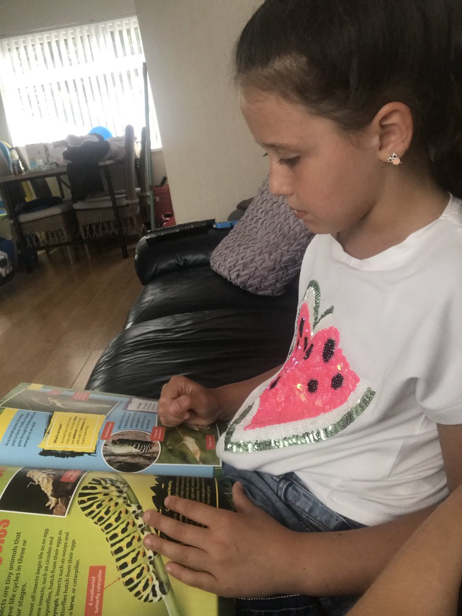 NavillusJL's tweet image. #summerreadingchallange