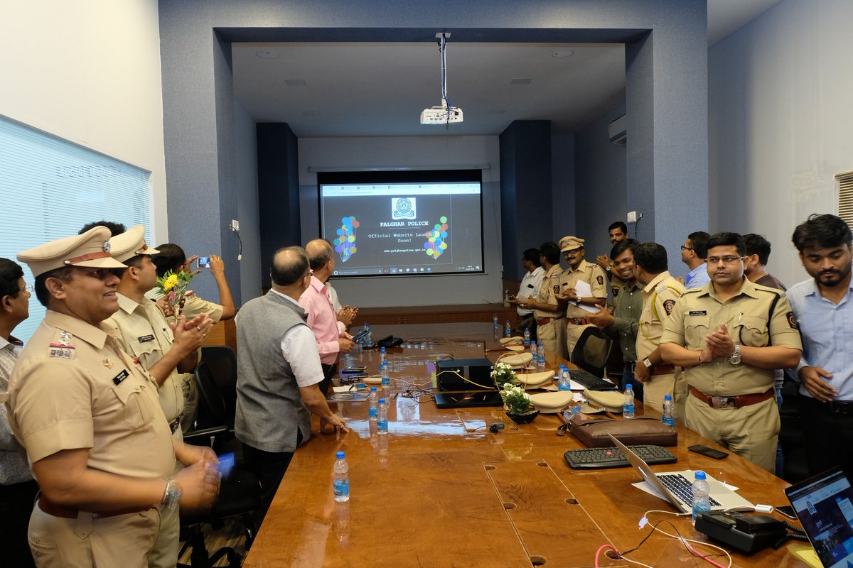 dcdvivek's tweet photo. Palghar Police Launched New Website: https://t.co/meydkflrqF 
Hon'ble Addl. DGP of Maharashtra State, Dr. Pradnya Saravade launched the new website of @Palghar_Police . 
@PMOIndia @CMOMaharashtra @Dev_Fadnavis @DGPMaharashtra @MahaDGIPR @manjunathsinge @_DigitalIndia @NICMeity https://t.co/9mfHuntbpn
