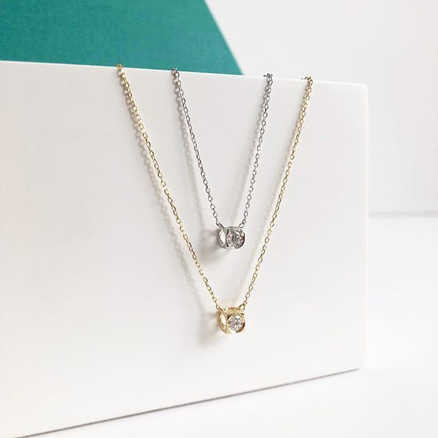 Enjoy this summer to discover yellow gold Le Cube Diamant novelties in our boutiques and on dinhvan.com
#dinhvan #paris #jewels #jewelry #cube#diamond #gold #summer #novelties ift.tt/2uVPsIv