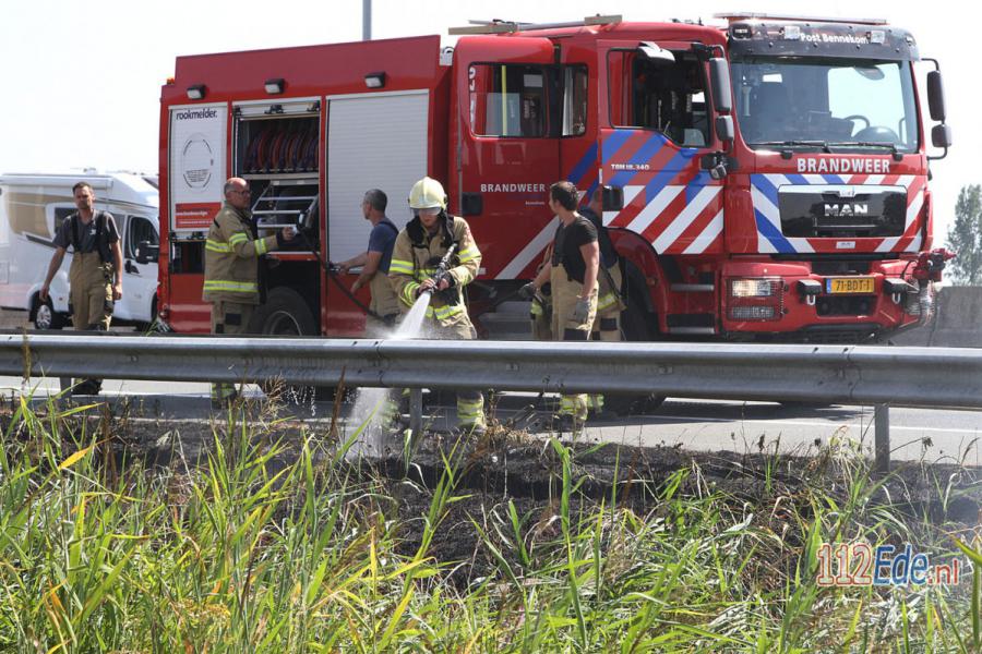 🚨 File op de A12 bij #Ede door bermbrand 112.press/QczJ6P 112Ede https://t.co/hgjFXCYgKc